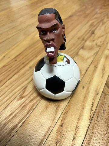 VTG Ronaldinho 9 Brazil Soccer Futbol Ceramic Bobble Head Knocker Bank Promo HTF Cover