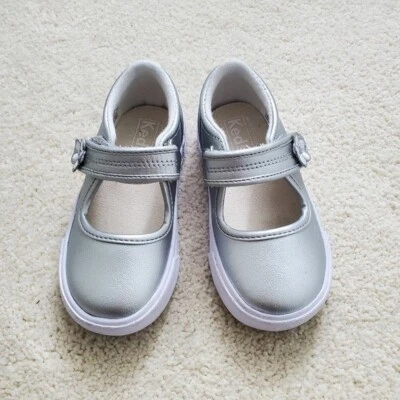 Tenis Mary Jane Keds Ella plateados metálicos para niñas talla 6 Foto 1 de 4