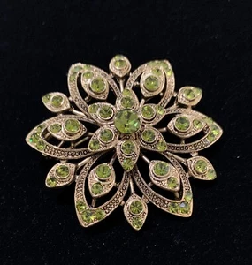 Starburst Pin Brooch Vintage Lime Green Rhinestones Gold Tone Flower 2 Inches - Picture 1 of 9