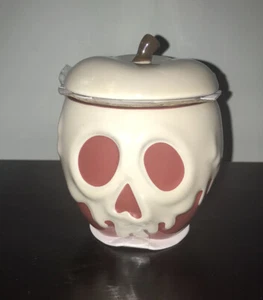 Disney Parks Snow White Evil Queen Poison Apple Spice Apple Candle NEW 2022 - Picture 1 of 7