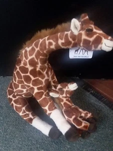 Save The Giraffes Mother and Baby Plush Giraffe Set NEW Toys R Us Exclusive NWT - Picture 1 of 3