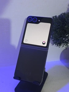 Samsung Galaxy Z-Flip 6- 256GB Storage- Network Unlocked -Custom Carbon Fibre 🔥 - Picture 1 of 23