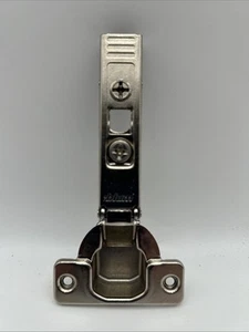 BLUM SCHRANKSCHARNIER 70T555-01.01 Schnellspanner Clip-On Style - OHNE GRUNDPLATTE - Bild 1 von 3