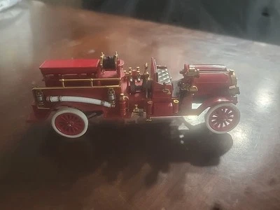 Broken Matchbox Yesteryear - Bomberos Serie 1911 Mack Bombeo YFE-24  Foto 1 de 4