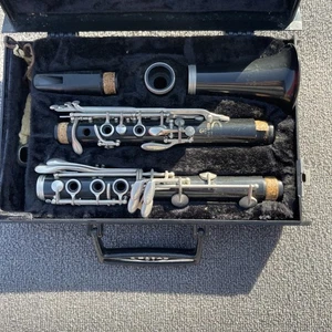Clarinete de estudiante Vito-Reso-Tone 3 hecho en EE. UU. con estuche rígido  - Imagen 1 de 19