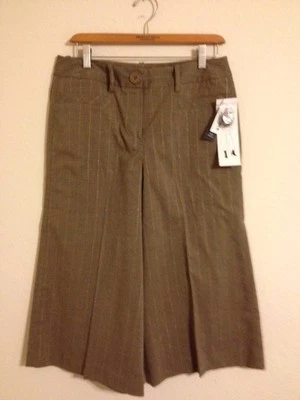 LARRY LEVINE - KHAKI GOLD LOOSE STRIPE CAPRI - SIZE 10 - Image 1 of 2