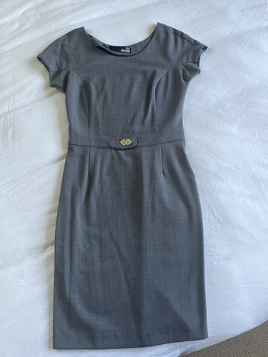 Bellissimo abito a turni Love Moschino grigio su misura con cintura finta taglia 8 UK