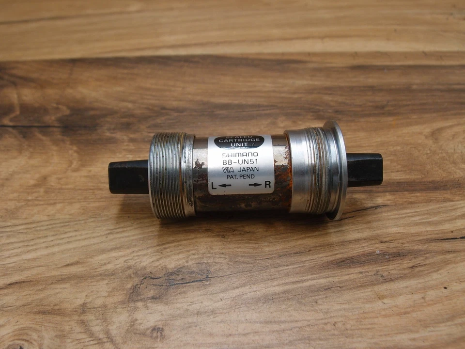 1994 vintage MTB bottom bracket Shimano Deore BB-UN51 Japan 107 mm BSA / 68 mm - Image 1 of 4