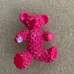Vintage Hot Pink Metall Teddybär Brosche Anstecknadel Strukturiert Retro Modeschmuck - Bild 1 von 12