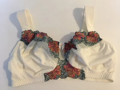 Curve Muse 白色刺绣花卉无衬里无钢丝迷你文胸 尺寸 40DDD — 第 1/4 张图片