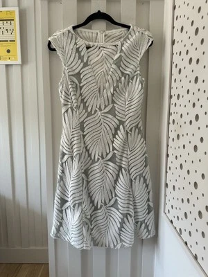 Reiss Hexa Textured Leaf Dress White Green Fit And Flare Size UK 10 Worn Once - Image 1 of 4