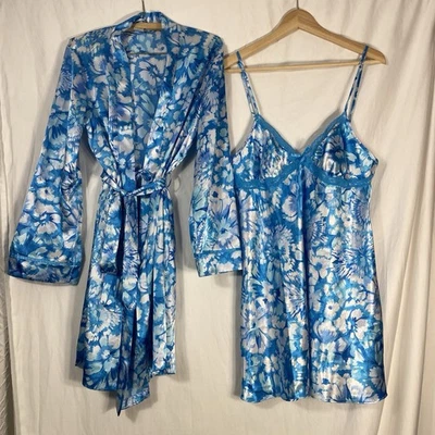 Conjunto de camisón y bata Linea Donatella para mujer talla mediana floral encaje quimise azul Foto 1 de 4