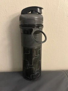 Rubbermaid Design Serie Chug Behälter 20 Oz Wasserflasche Flip Top Schwarz - Bild 1 von 7