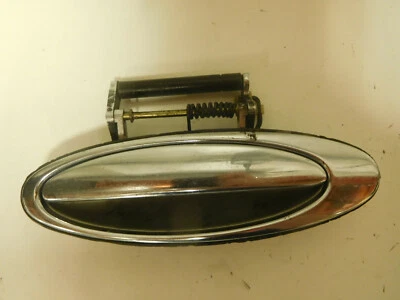 Maçaneta externa traseira esquerda 1991 Infiniti Q45 - Imagem 1 de 3