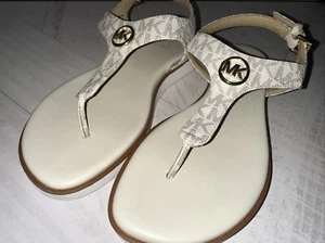 Sandali alla vaniglia Michael Kors Judy Thong, taglia 6,5 - Foto 1 di 7