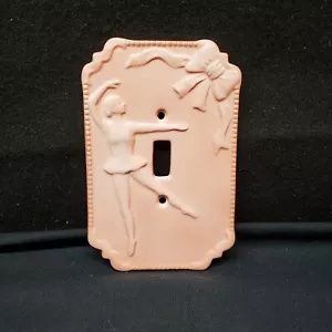 Placa de interruptor de colección Russ Berrie Co hecha a mano cerámica rosa pintada a mano bailarina de ballet - Imagen 1 de 5