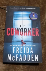 The Coworker by Freida McFadden 2023 Paperback - Imagen 1 de 4