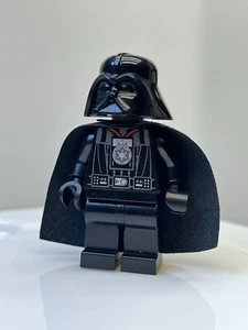 LEGO Star Wars Darth Vader Minifigure Medal Celebration Empire Strike Out - Picture 1 of 3