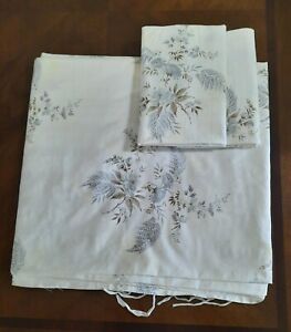 Duvet (for Double/Queen Comforter) and 2 Pillowcases, Delicate Blue Flower, Ties