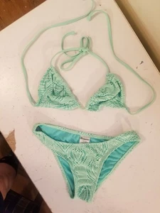 No Bo String Bikini grün XS-S 4-6 gehäkelt abnehmbare Polster Büsten verstellbar zum Binden am Nacken  - Bild 1 von 8