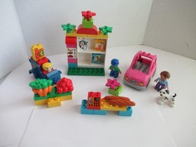 Duplo # 10546 Supermarket with car Customer Clerk Food Blocks Delivery Truck