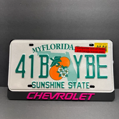 Marco de matrícula personalizado 3D ROSA CHEVY emblema de coche MULTICOLOR Foto 1 de 4