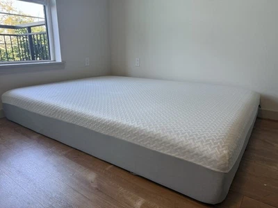 ZINUS Nuevo Colchón Queen 12” Blanco 80”L x60”W.  Nunca usado. Foto 1 de 4