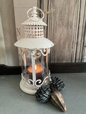 SHABBY CHIC LANTERNA IN METALLO CON BORDO BIANCO ANTICO 32 Cm NUOVA - Immagine 1 di 4