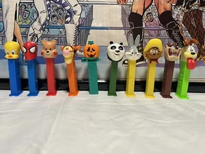 Vintage Lot Of 10 Pez Containers Rare Looney Tunes Spider Man Halloween Disney - Picture 1 of 5