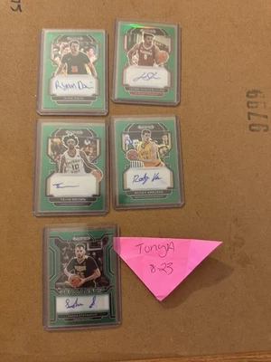 5 2022-23 Panini Prizm Draft Picks AUTO SEE PHOTOS Ryan Davis SEE PHOTOS - Image 1 of 4