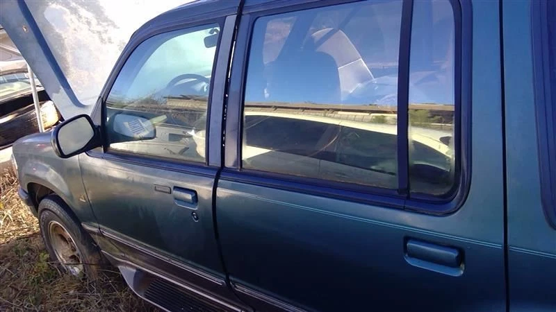 Puerta delantera del conductor 4 puertas con almohadilla de entrada sin llave para Ford Explorer 95-97 OEM Foto 1 de 4