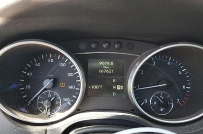 Cuadro medidor velocímetro clase ML 2009-2010 167 k millas Mercedes-Benz Foto 1 de 4