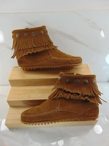 Minnetonka women's double fringe side zip moccasin ankle boots #693  size 6 M - Picture 1 of 7