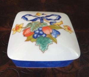 Limoges Porcelain Trinket Box Bernardaud Borghese - Picture 1 of 6