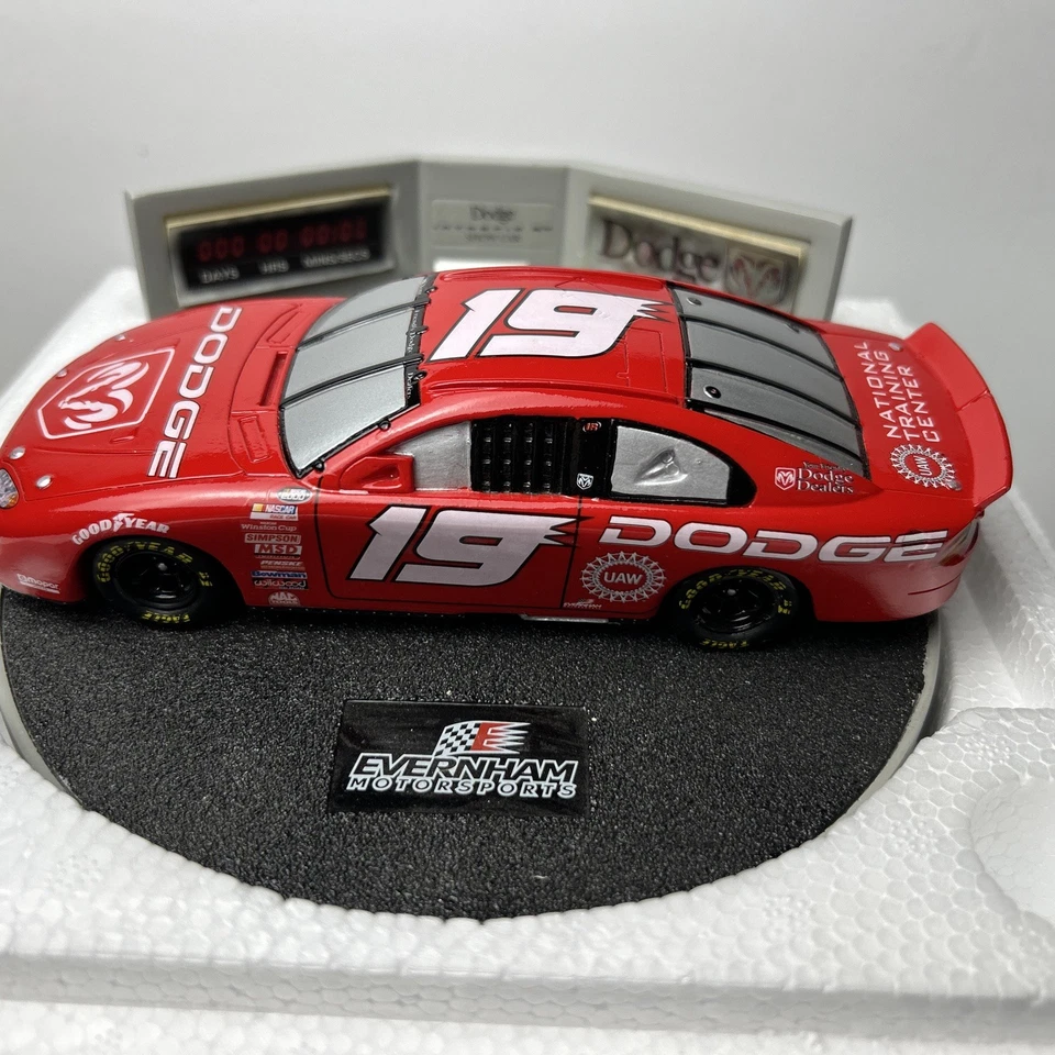 NASCAR #19 Dodge Show Car Escena Cerámica 2000 Intrepid Evernham Racing Escala 1:32 Foto 1 de 4