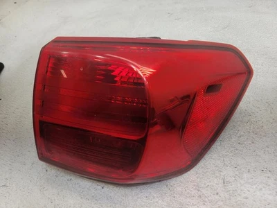 Luz trasera derecha para pasajero Kia Sedona 2015-2016 cuarto montado en panel  Foto 1 de 4