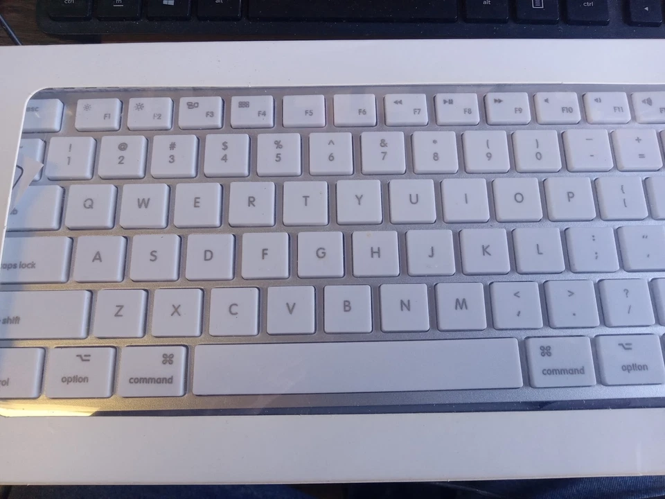 iHome IMAC Wireless Keyboard with 2.4G Nano Receiver (Silver) NIB FREE SHIPPING  - Image 1 of 1