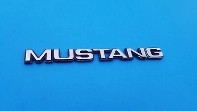 1980 年代福特 MUSTANG 后部 TRUNK LID EMBLEM 标志徽章符号 原始设备制造商 二手 A20 — 第 1/4 张图片