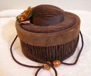 Vintage Sewing Box with Hat Pin Cushion Lid & Handle - Pockets Inside - Picture 1 of 4