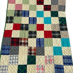 Vintage Handarbeit Quilt Wolle Patchwork Schottenkaro Quadrate grün Blumen hinten 66x82" - Bild 1 von 18