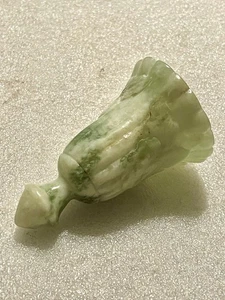 Campana de nefrita de jade tallada china vintage con borde festoneado - Imagen 1 de 6