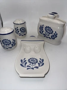 Vtg Country Heritage-Japan  Set of Napkin Holder Salt & Pepper Spoon Rest Blue - Picture 1 of 14