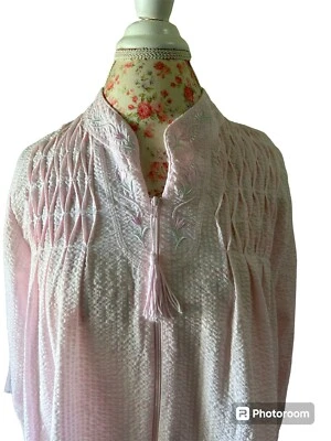 Vintage Pink & Aqua Miss Elaine Embroidered Robe Cotton Blend M Housecoat Zipper - Image 1 of 4