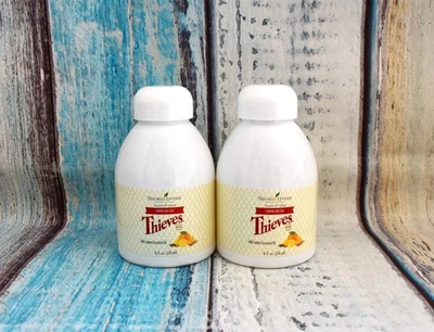 JUEGO DE 2 - Jabones de manos espumosos Young Living Thieves 8 fl. oz. Botella Bell NUEVA Foto 1 de 4