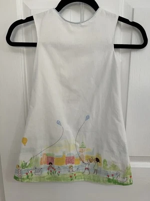 Vestido Bailey Boys Classics Boutique Talla 5 Blanco con Escena de Parque, Cisnes y Cometas. Foto 1 de 4