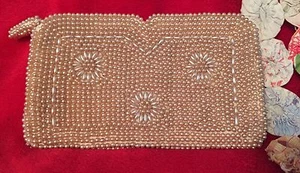 Vintage altmodische Perlen Clutch Blumenmuster cremeweiß Kunstperlen - Bild 1 von 3