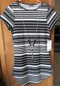 NUEVO CON ETIQUETAS JM Jonathan Martin Camisa Top Rayas Blancas y Negras Talla Mediana Junior - Imagen 1 de 5
