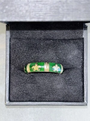 Hidalgo 18K Stackable Ring Gold With Green Enamel Fleur-de-Lis Size 6.75 - Image 1 of 4