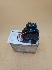 Honeywell Tradeline R8325A1016 1/2" Control Center 208-240V - Picture 1 of 6