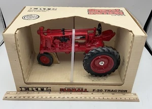 Ertl 1:16th Scale Farmall F-20 Tractor, Special Edition, Red #437 Vintage 1987 - Picture 1 of 6